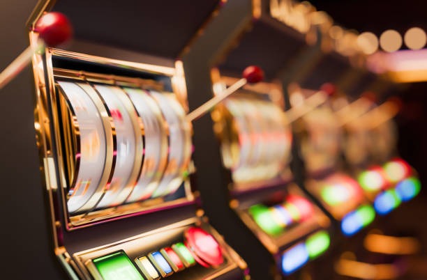 Live roulette dealer and game table broadcast